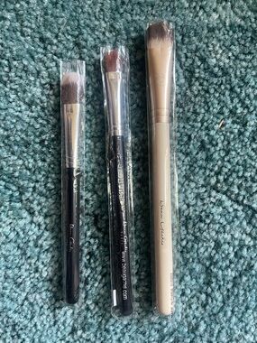 Beau Gauchis Beauty Brush Set 3 New